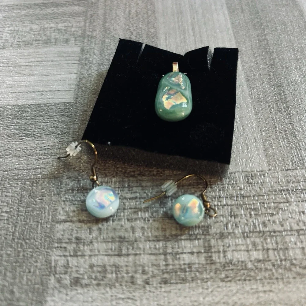 Blue Oval Stone Pendant Necklace & Matching Dangle Earrings Jewelry Set